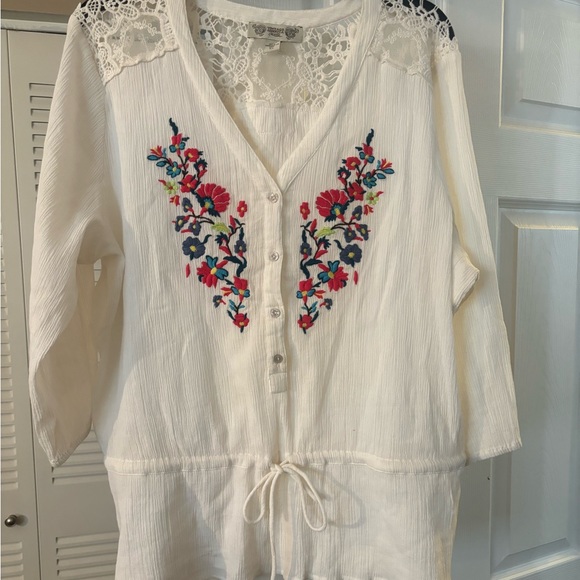 Vintage America Tops - VINTAGE AMERICA FLOWER PRINT BLOUSE.